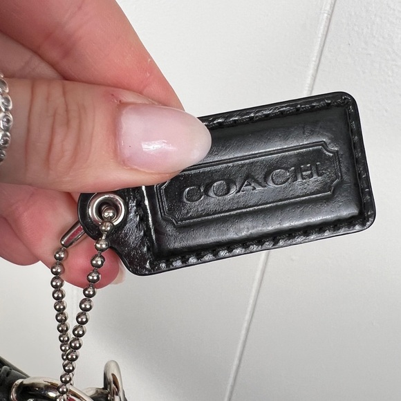 Coach signature Peyton carryall 14515 - Dec 2009 - Picture 14 of 17